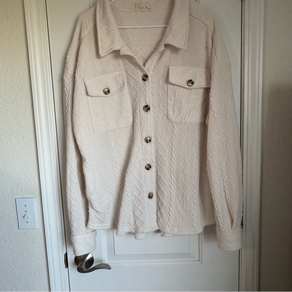 New In Women’s Heavy Cream Cable Knit Button Down Shacket - Size L